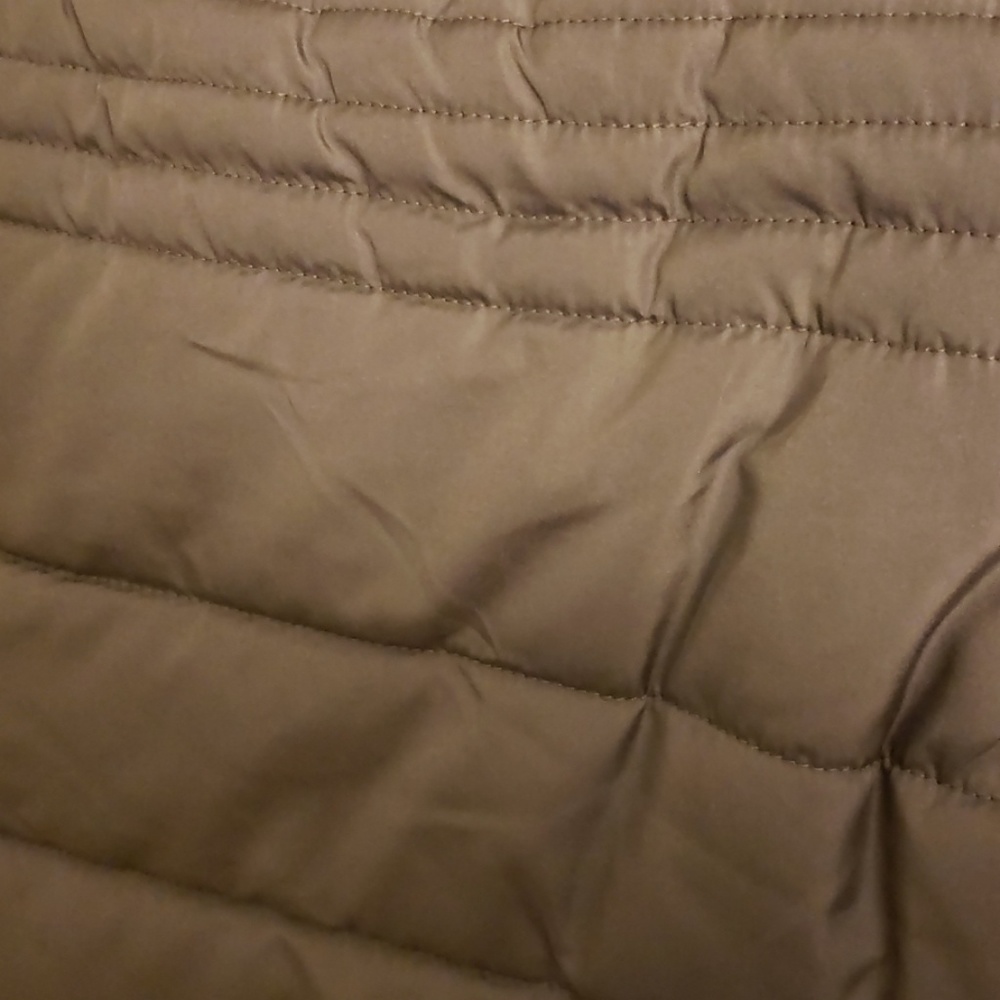 Vest - Picture 4 of 5